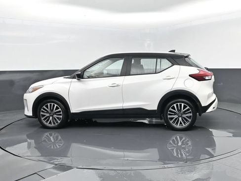 Used 2023 Nissan Kicks SV FWD image 5