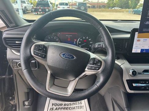 Certified 2023 Ford Explorer XLT RWD image 16