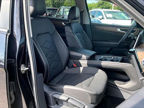 Used 2024 Volkswagen Atlas SE AWD/4WD image 7
