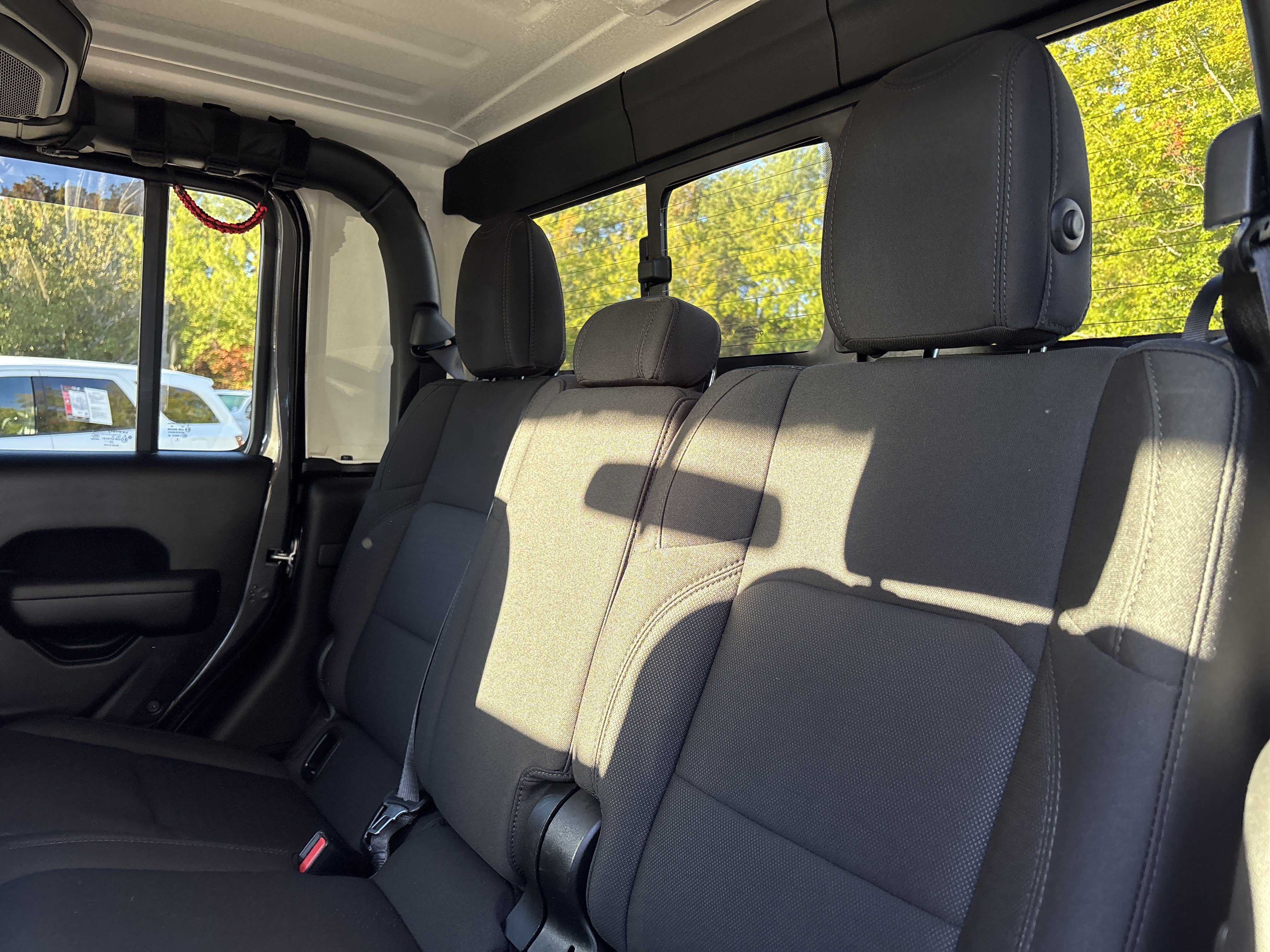 Used 2022 Jeep Gladiator Sport AWD/4WD image 15