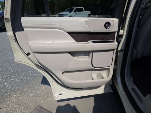 Used 2018 Lincoln Navigator Reserve w/ Technology Package AWD/4WD image 54