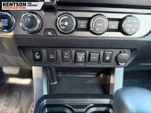 Used 2020 Toyota Tacoma TRD Off-Road w/ Technology Package AWD/4WD image 24