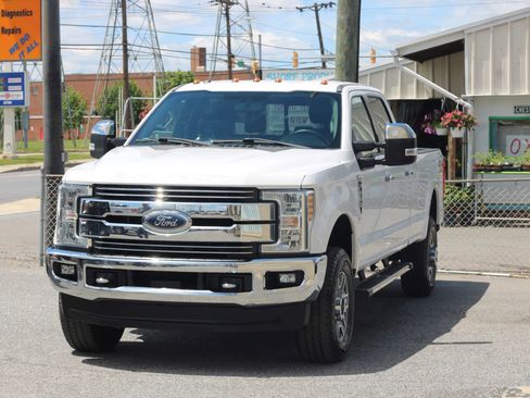 Used 2018 Ford F250 Lariat w/ Chrome Package AWD/4WD image 3