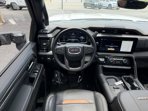 Used 2024 GMC Sierra 2500 AT4 w/ AT4 Premium Plus Package AWD/4WD image 14