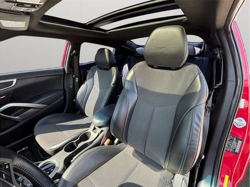 Used 2016 Hyundai Veloster w/ Option Group 02 image 15