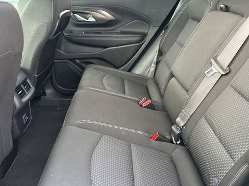 Used 2024 GMC Terrain SLE image 17