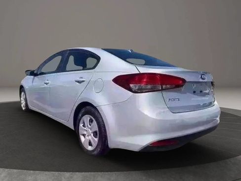 Used 2017 Kia Forte LX FWD image 5