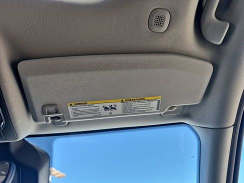 Used 2023 Jeep Grand Cherokee Laredo X image 47