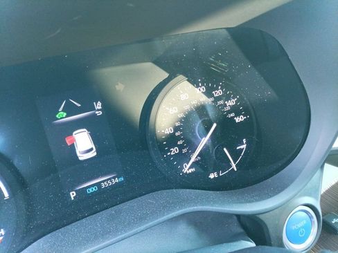 Used 2024 Toyota Sienna LE FWD image 21