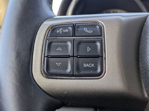 Used 2013 Jeep Grand Cherokee Laredo image 35