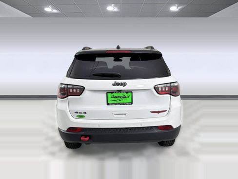 Used 2024 Jeep Compass Trailhawk AWD/4WD image 10