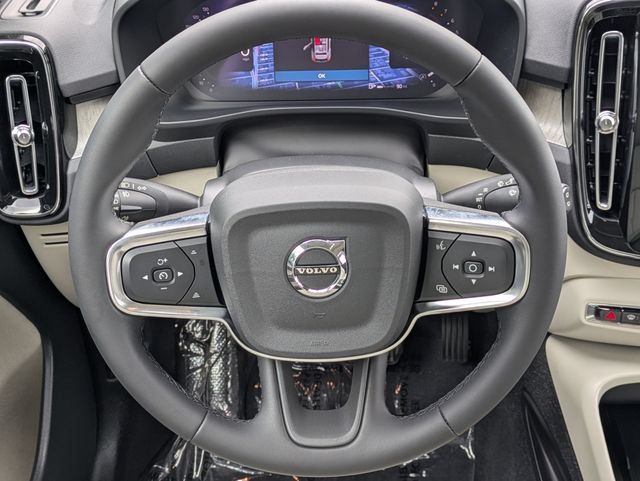 Certified 2023 Volvo XC40 B5 Ultimate AWD/4WD image 18