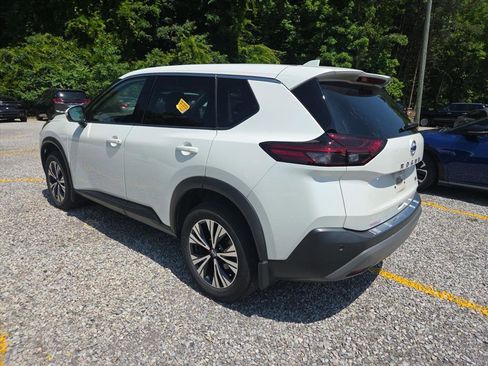 Used 2021 Nissan Rogue SV FWD image 6
