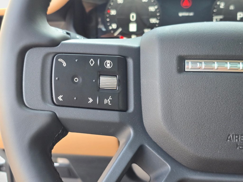 New 2026 Land Rover Defender 110 X-Dynamic SE AWD/4WD image 17