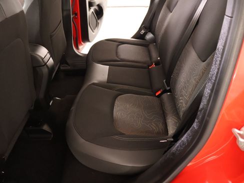 Used 2023 Jeep Renegade Latitude AWD/4WD image 13