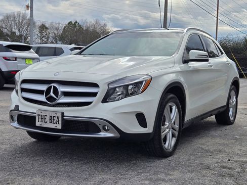 Used 2016 Mercedes-Benz GLA 250 GLA 250 Sport Utility 4D image 2