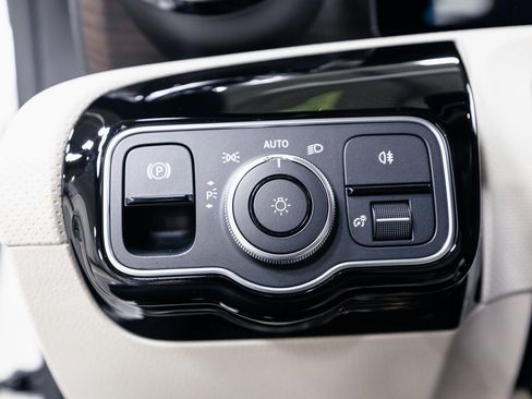 Certified 2026 Mercedes-Benz CLA 250 4MATIC image 9