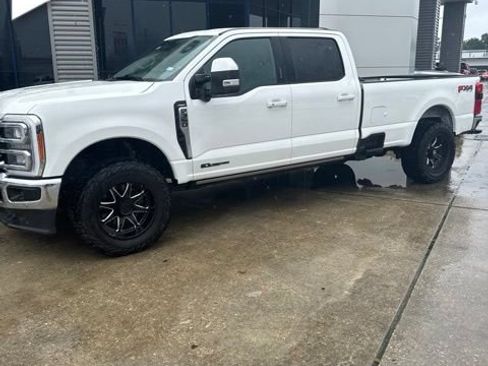Used 2023 Ford F350 Lariat w/ Lariat Ultimate Package AWD/4WD image 7