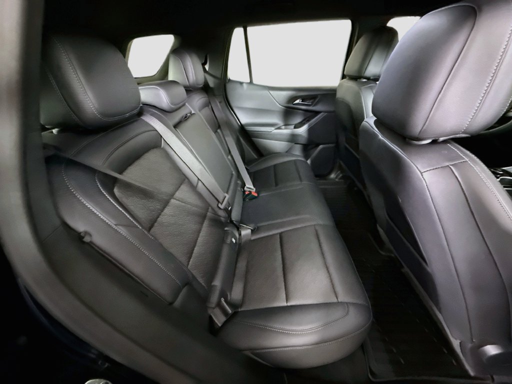 Used 2026 Chevrolet Equinox LT w/ Convenience Package II FWD image 30