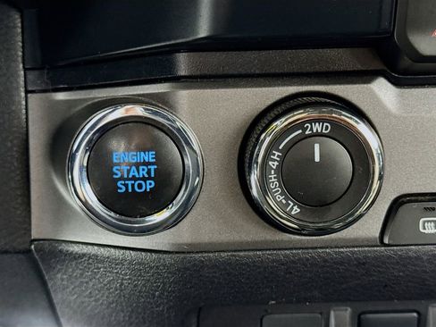 Used 2019 Toyota Tacoma TRD Sport w/ Exterior Package image 28