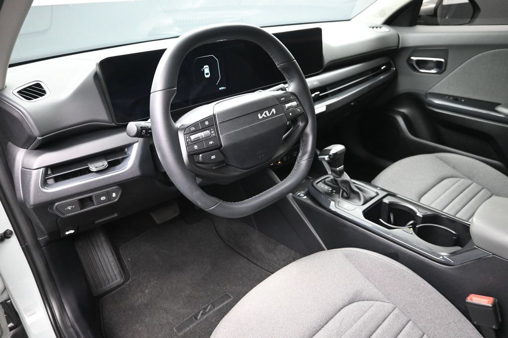 Certified 2025 Kia K4 EX FWD image 12