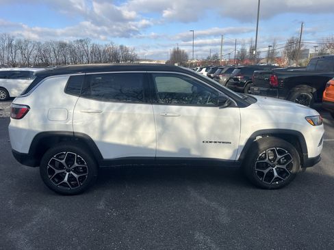 New 2026 Jeep Compass Limited image 11