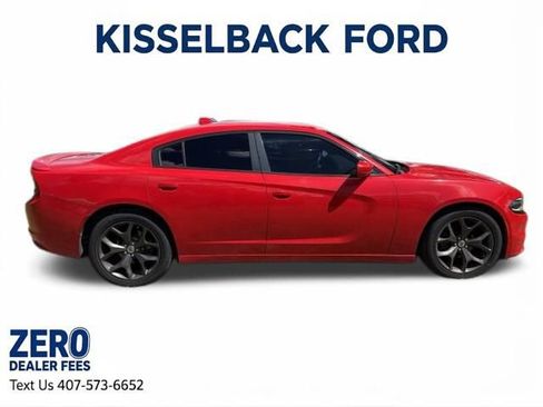 Used 2017 Dodge Charger SXT w/ Plus Group RWD image 2