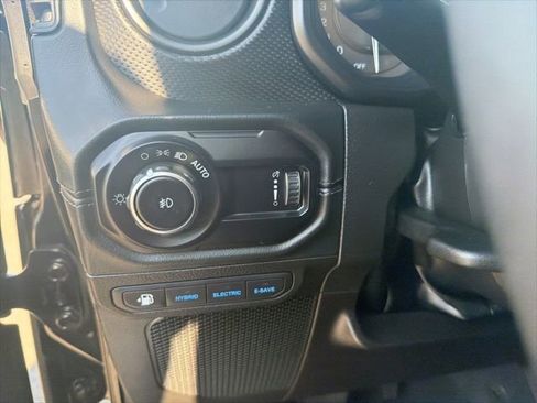 Used 2024 Jeep Wrangler Unlimited Rubicon 4xe image 29