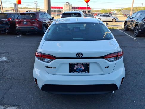 Used 2024 Toyota Corolla LE FWD image 5