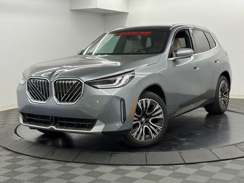 Used 2025 BMW X3 xDrive30i w/ Convenience Package AWD/4WD image 3