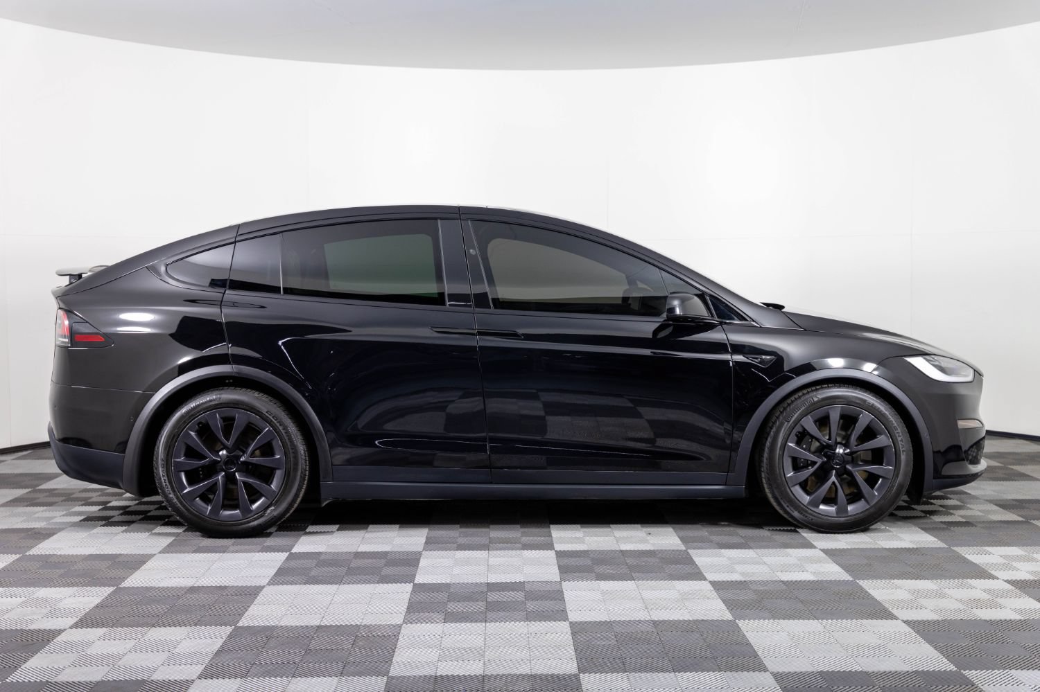 Used 2023 Tesla Model X Plaid AWD/4WD image 9
