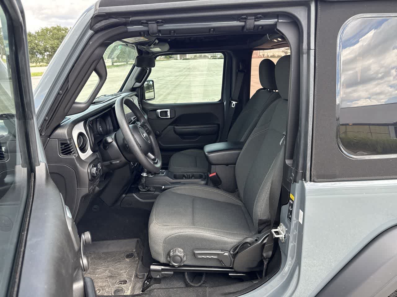 Used 2024 Jeep Wrangler Sport AWD/4WD image 9