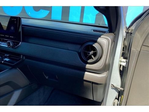 Used 2023 Chevrolet Colorado Trail Boss w/ Advanced Trailering Package image 18