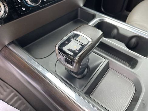 Used 2023 GMC Sierra 1500 SLT w/ SLT Convenience Package AWD/4WD image 19