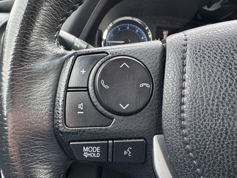 Used 2018 Toyota Corolla SE image 12