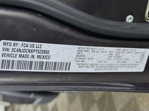 Used 2023 Jeep Compass Limited image 31