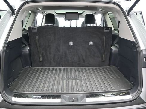 Used 2024 Toyota Grand Highlander Platinum image 17