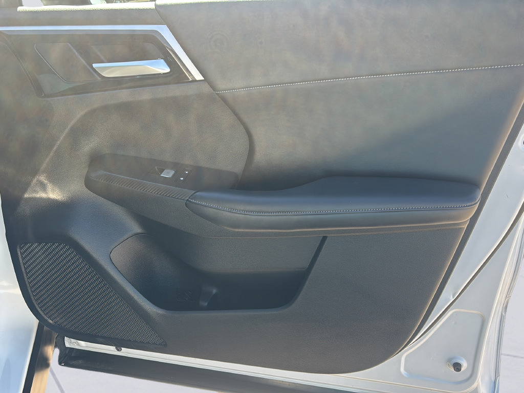 Used 2023 Mitsubishi Outlander SE FWD image 10