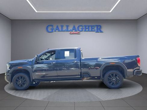 Used 2024 GMC Sierra 3500 AT4 w/ Technology Package AWD/4WD image 9