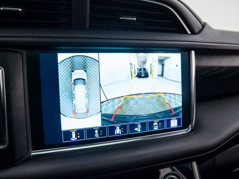 Used 2022 GMC Yukon Denali w/ Denali Premium Package image 29