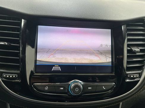 Used 2020 Chevrolet Trax LT w/ LT Convenience Package FWD image 23
