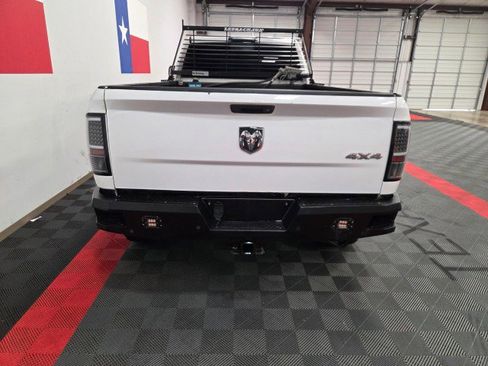 Used 2018 RAM 2500 Tradesman w/ Chrome Appearance Group image 15