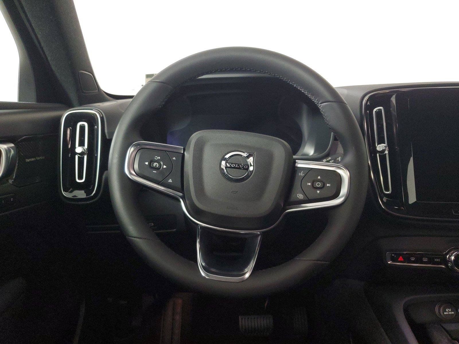 Used 2023 Volvo C40 P8 Recharge Ultimate AWD/4WD image 16