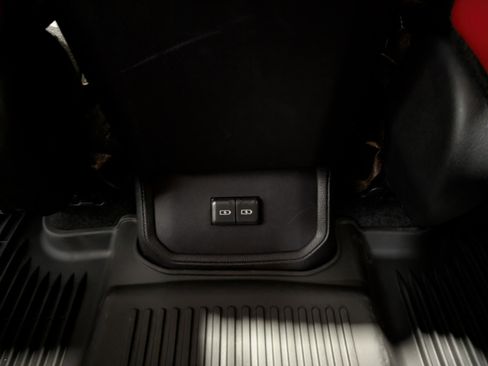 Used 2025 Toyota Highlander XSE image 33