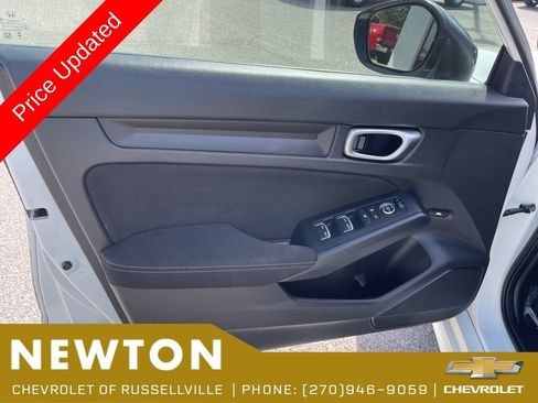 Used 2023 Honda Civic Sport image 5