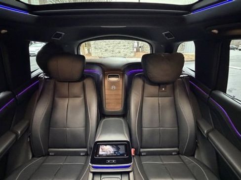 Used 2021 Mercedes-Benz Maybach GLS 600 4MATIC image 39