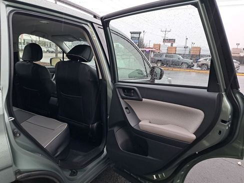 Used 2017 Subaru Forester 2.5i w/ Alloy Wheel Package image 14
