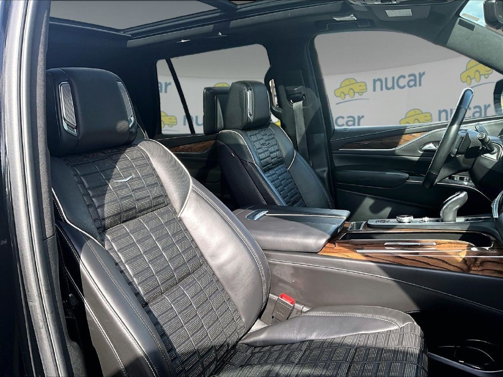Used 2021 Cadillac Escalade Sport Platinum w/ LPO, Floor Liner Package AWD/4WD image 11