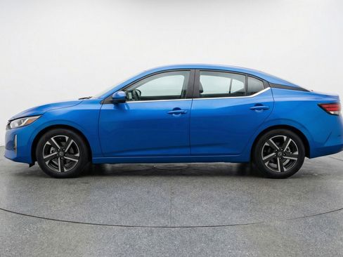 Used 2025 Nissan Sentra SV FWD image 5