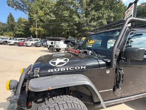 Used 2015 Jeep Wrangler Rubicon w/ Power Convenience Group AWD/4WD image 17